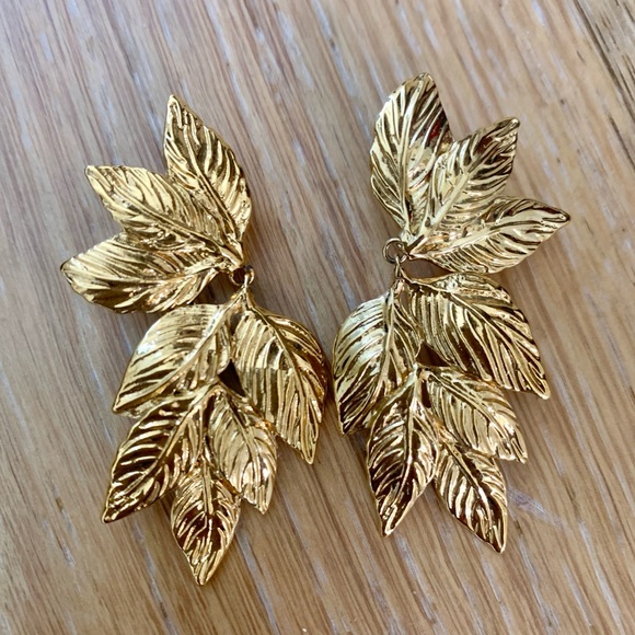 Sezane Bianca gold leaf drop earrings RARE - Picture 11 of 11